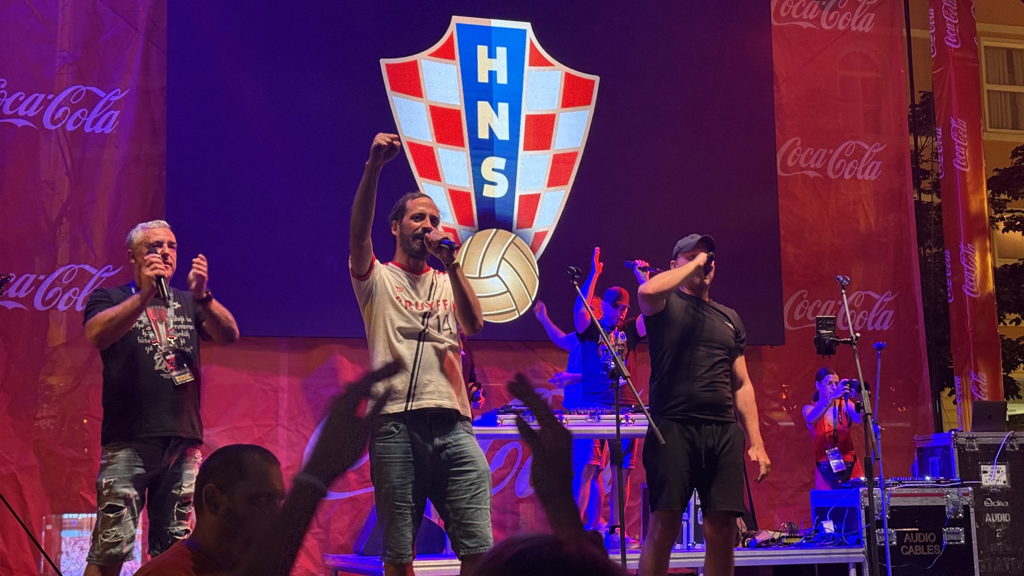 VIDEO Zaprešić Boysi na Cvjetnom trgu u Zagrebu zagrijavaju atmosferu pred utakmicu