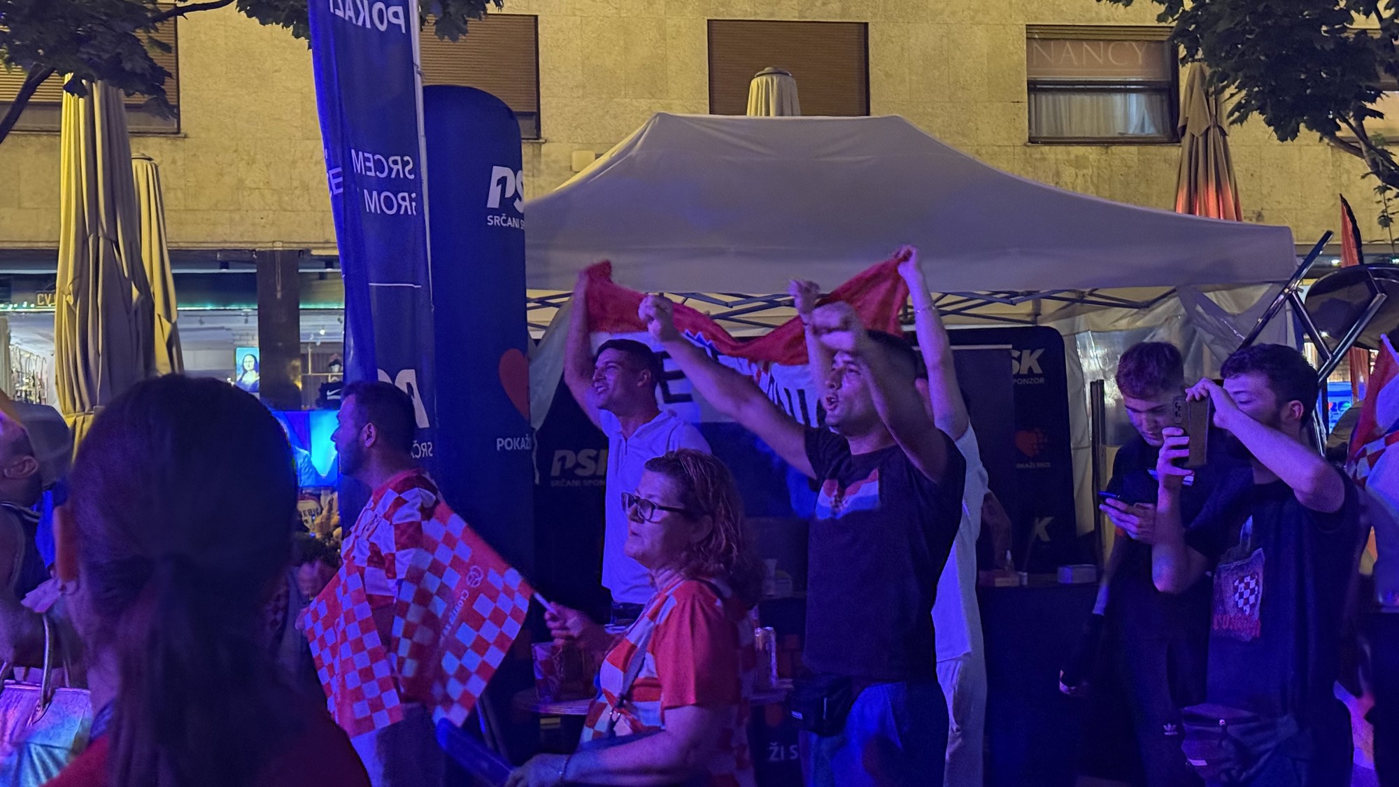VIDEO Zaprešić Boysi na Cvjetnom trgu u Zagrebu zagrijavaju atmosferu pred utakmicu