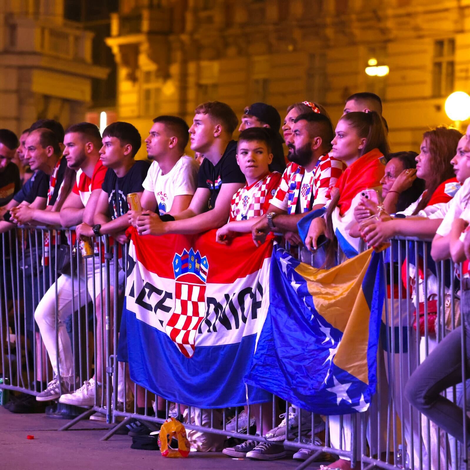 FOTO Počela utakmica Hrvatske i Paname, evo atmosfere s Trga bana Jelačića
