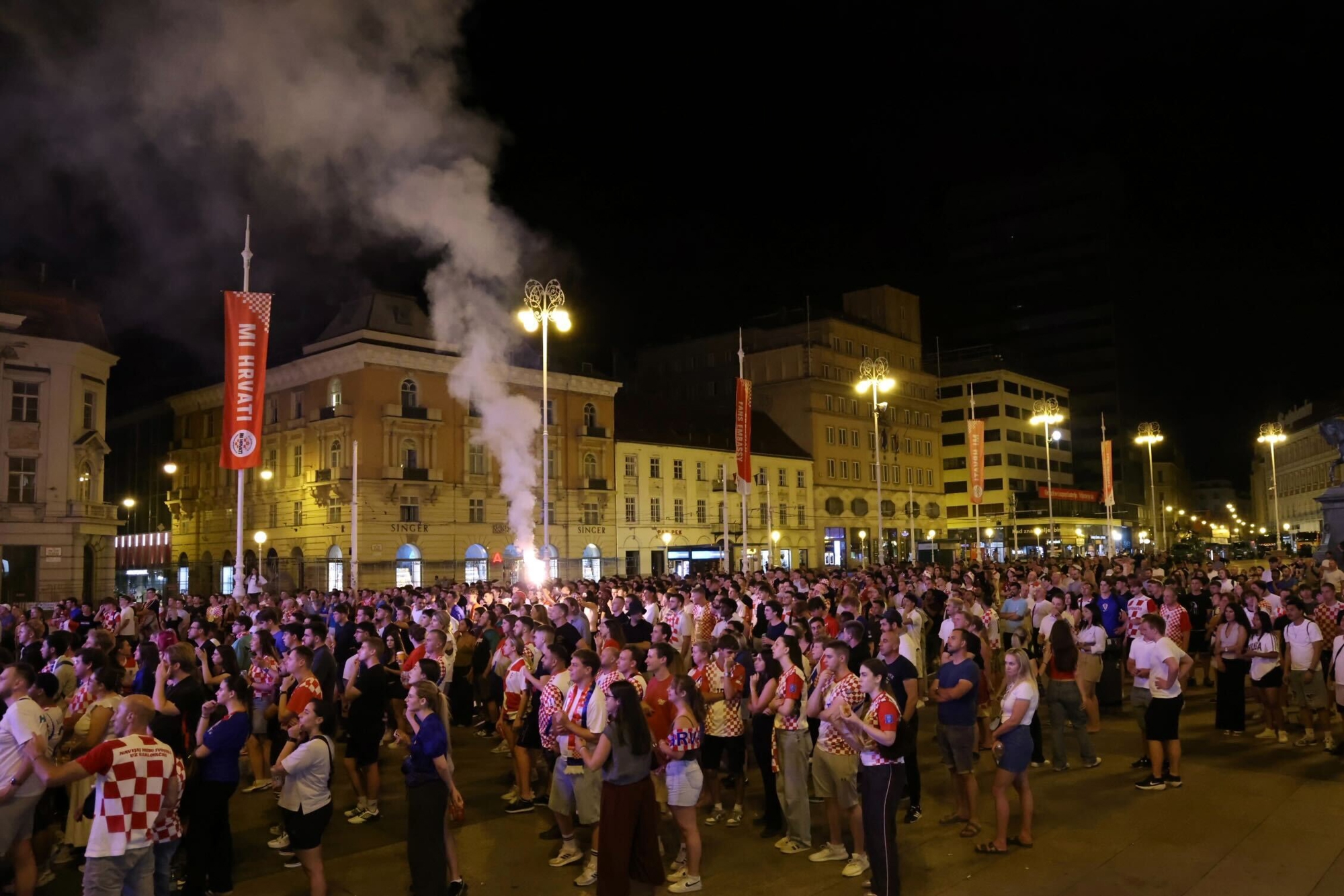 FOTO Počela utakmica Hrvatske i Paname, evo atmosfere s Trga bana Jelačića