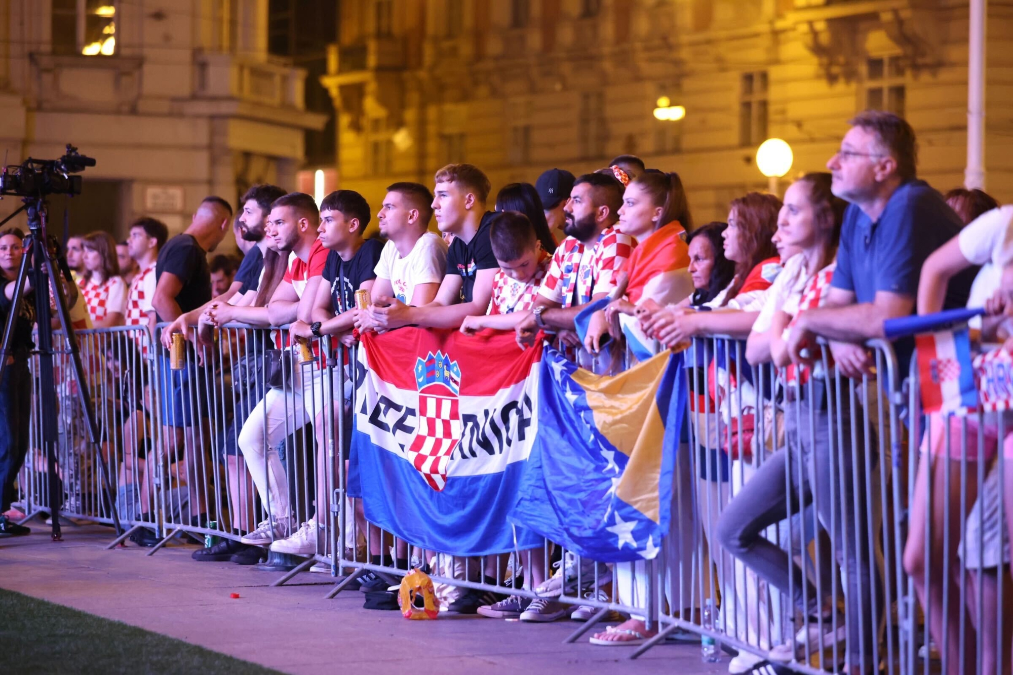 FOTO Počela utakmica Hrvatske i Paname, evo atmosfere s Trga bana Jelačića