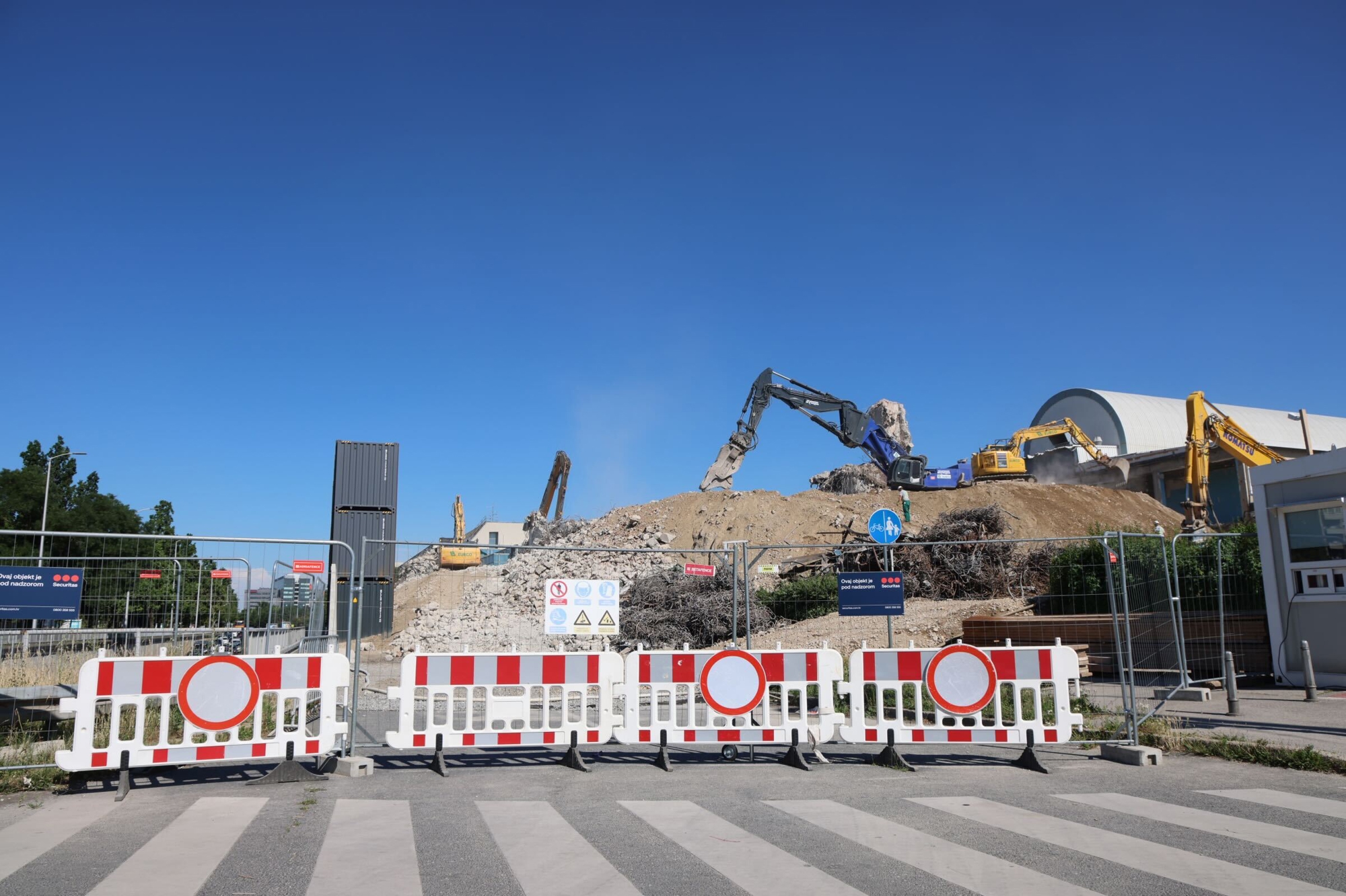 Bačić najavio gradnju na mjestu srušenog Vjesnika