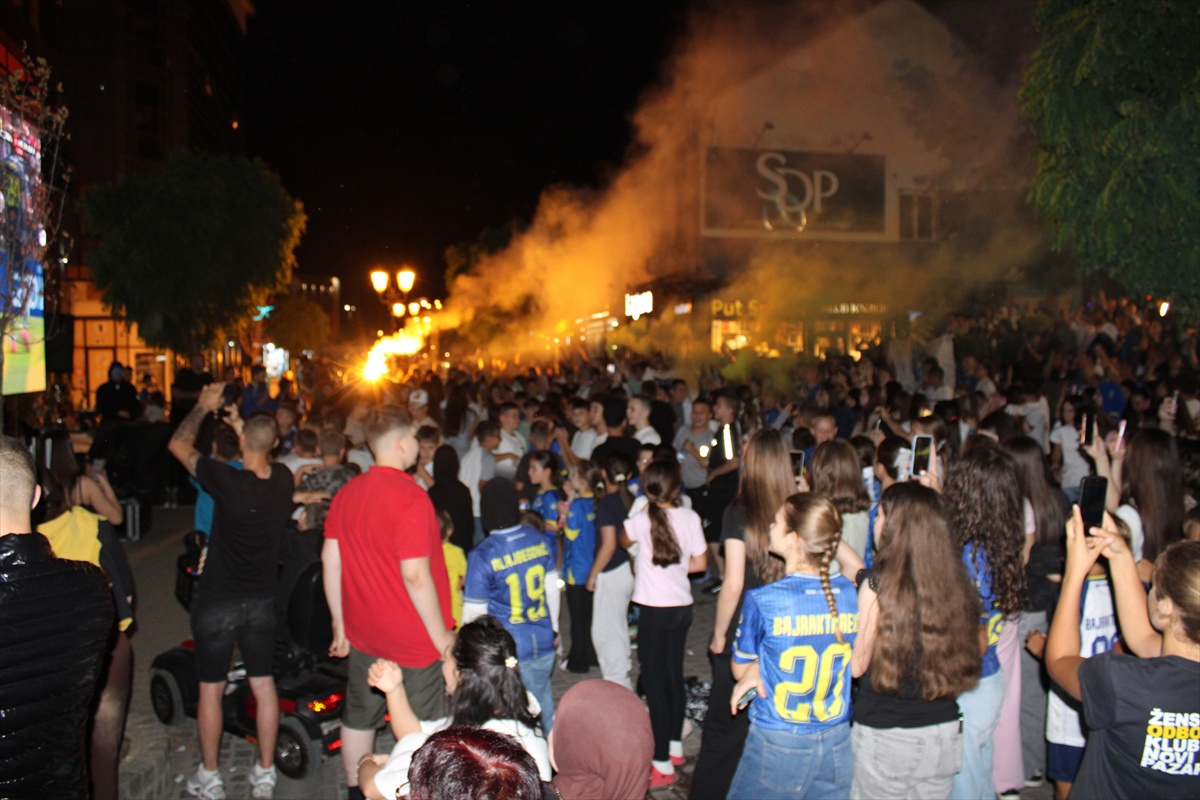 FOTO Pogledajte atmosferu u Skoplju i Novom Pazaru za vrijeme utakmice BiH