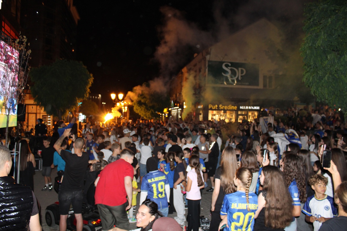 FOTO Pogledajte atmosferu u Skoplju i Novom Pazaru za vrijeme utakmice BiH