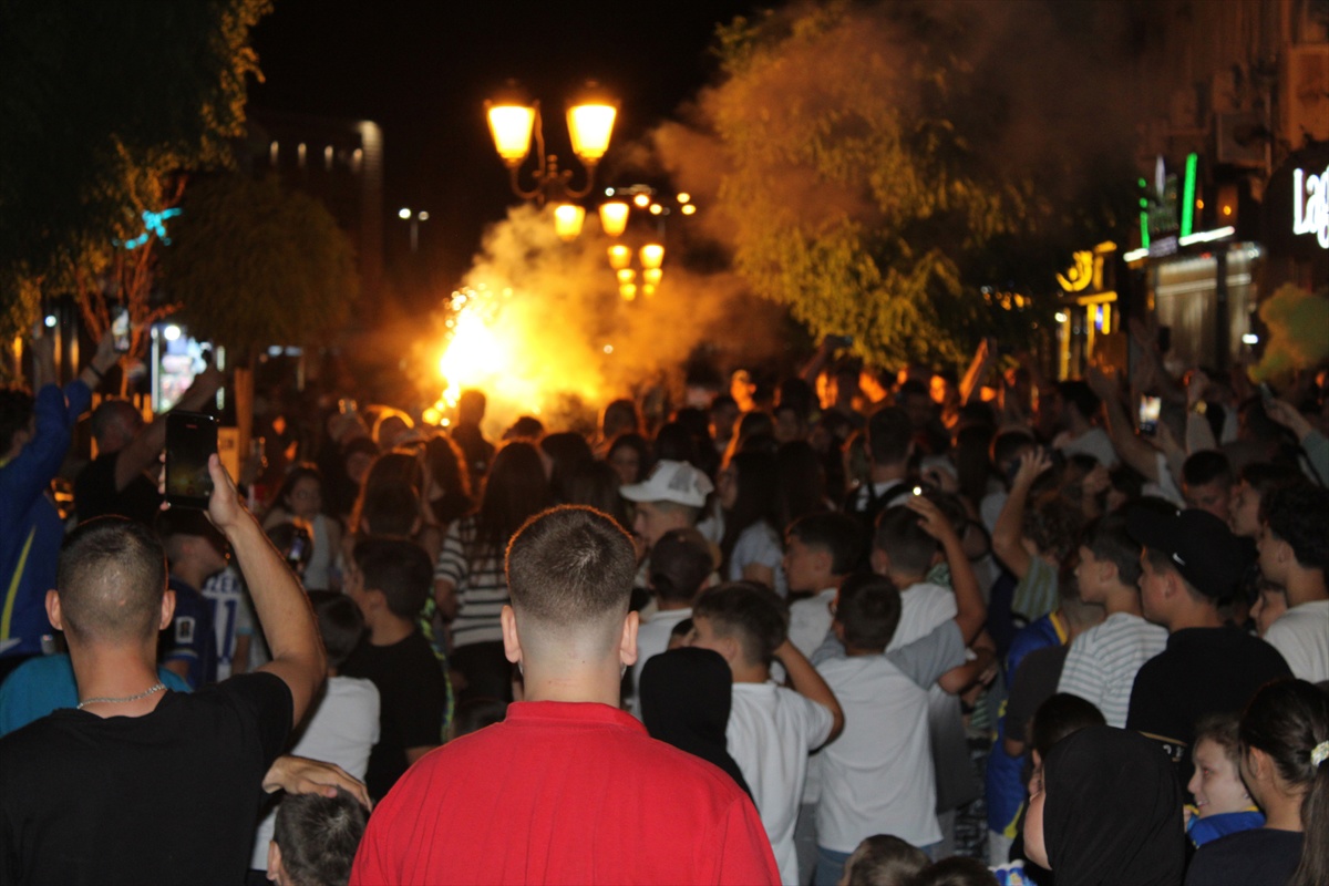FOTO Pogledajte atmosferu u Skoplju i Novom Pazaru za vrijeme utakmice BiH