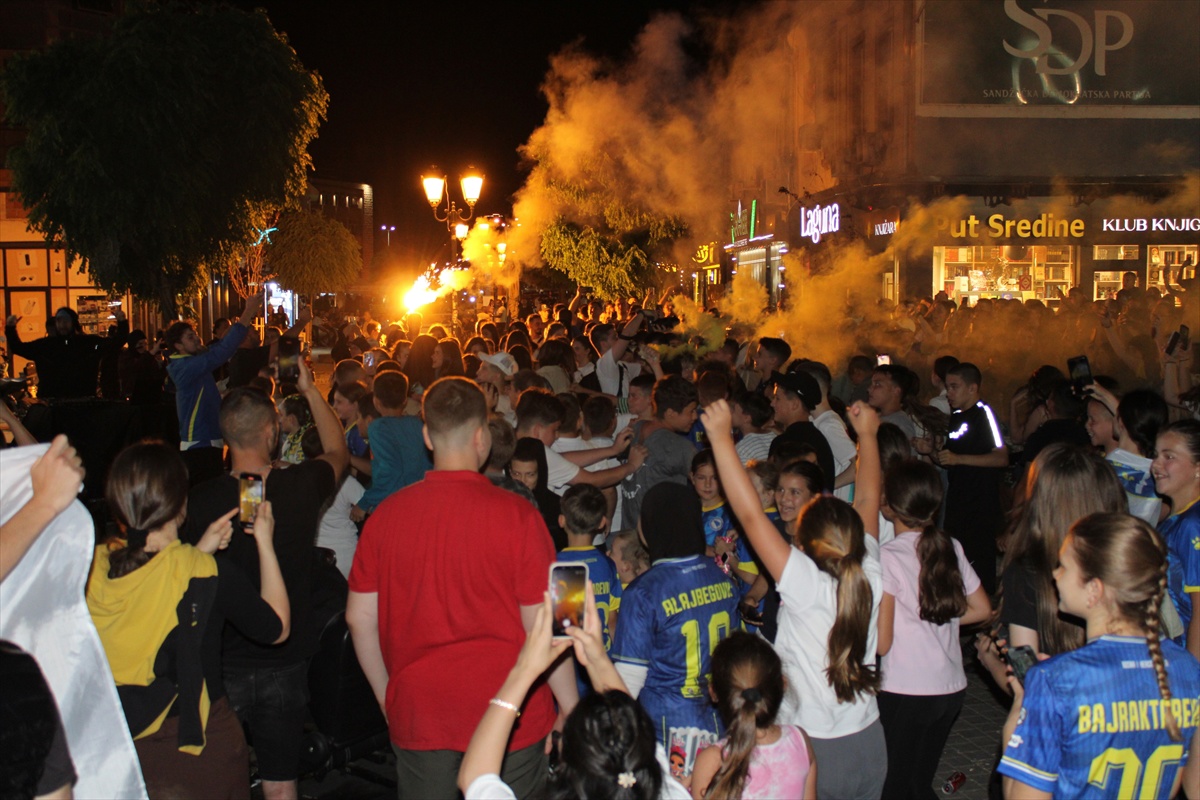 FOTO Pogledajte atmosferu u Skoplju i Novom Pazaru za vrijeme utakmice BiH