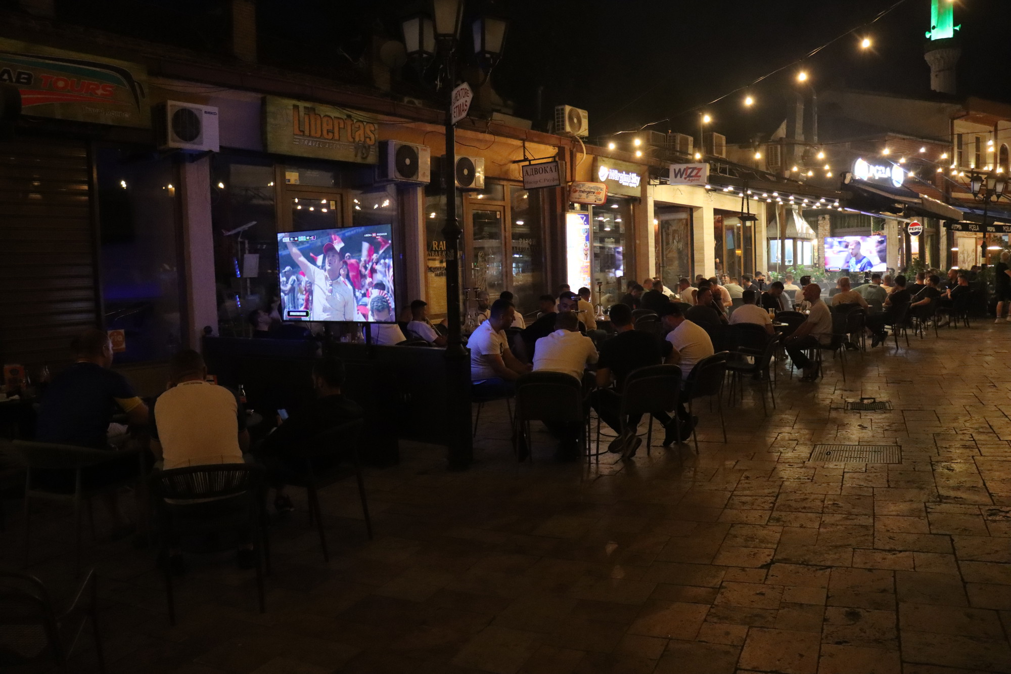 FOTO Pogledajte atmosferu u Skoplju i Novom Pazaru za vrijeme utakmice BiH