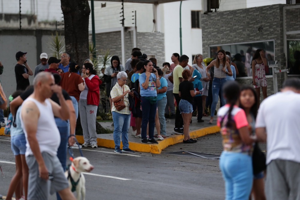 Stanovnici Venezuele spašavaju životinje iz ruševina nakon potresa