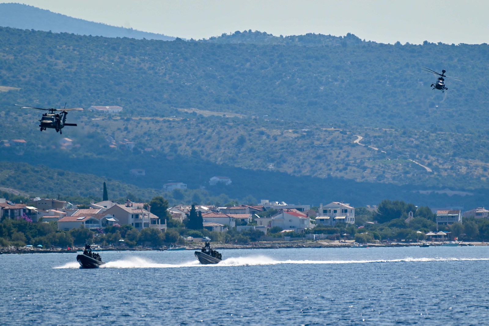 VIDEO Rafalei, Mistral, brodovi i specijalci. Pogledajte veliku vojnu vježbu na moru