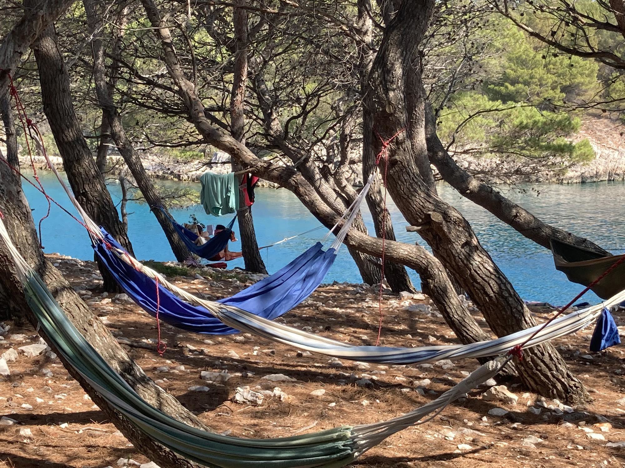 Prodaje se predivna mediteranska kuća s bazenom na Hvaru. Pogledajte cijenu