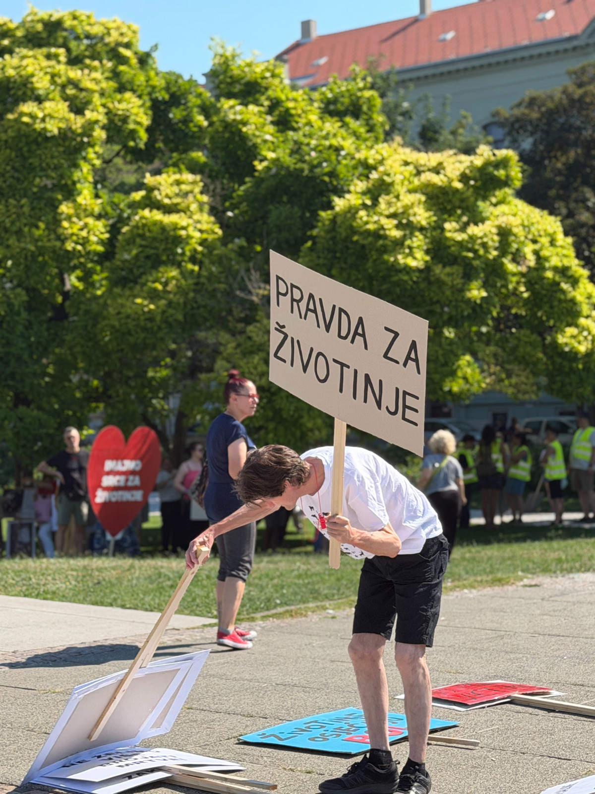 U Zagrebu održan prosvjed protiv zlostavljanja životinja. "Ne želimo brojati mrtve"