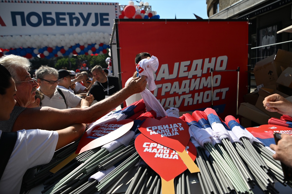 Što ako Vučić stvarno da ostavku? Na njegovo mjesto dolazi Ana Brnabić
