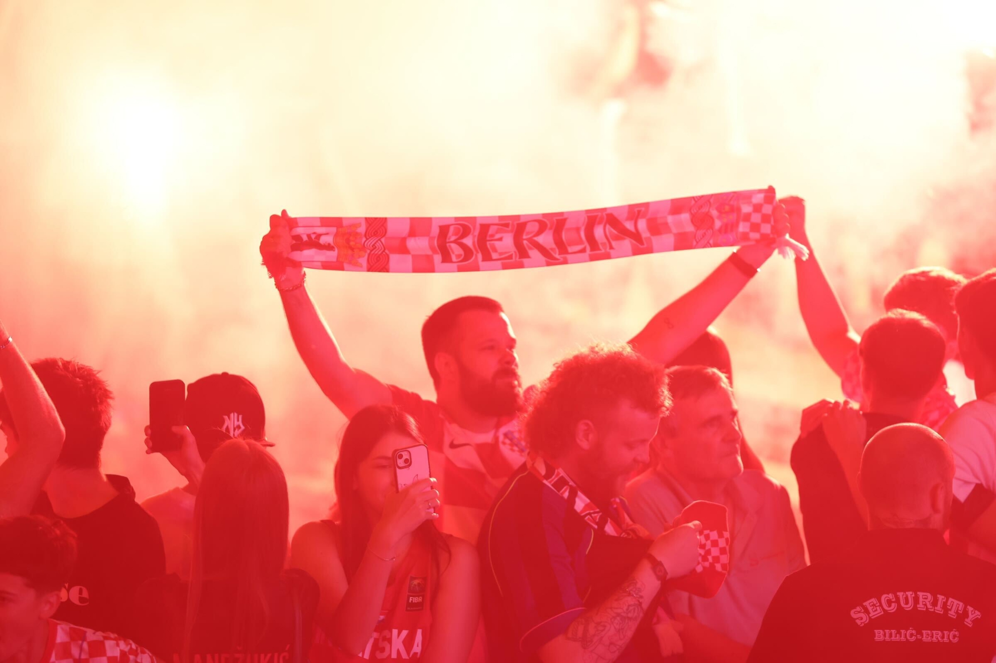 Vrtlog emocija na Trgu bana Jelačića: Razočaranje zbog Gane, slavlje zbog Vlašića