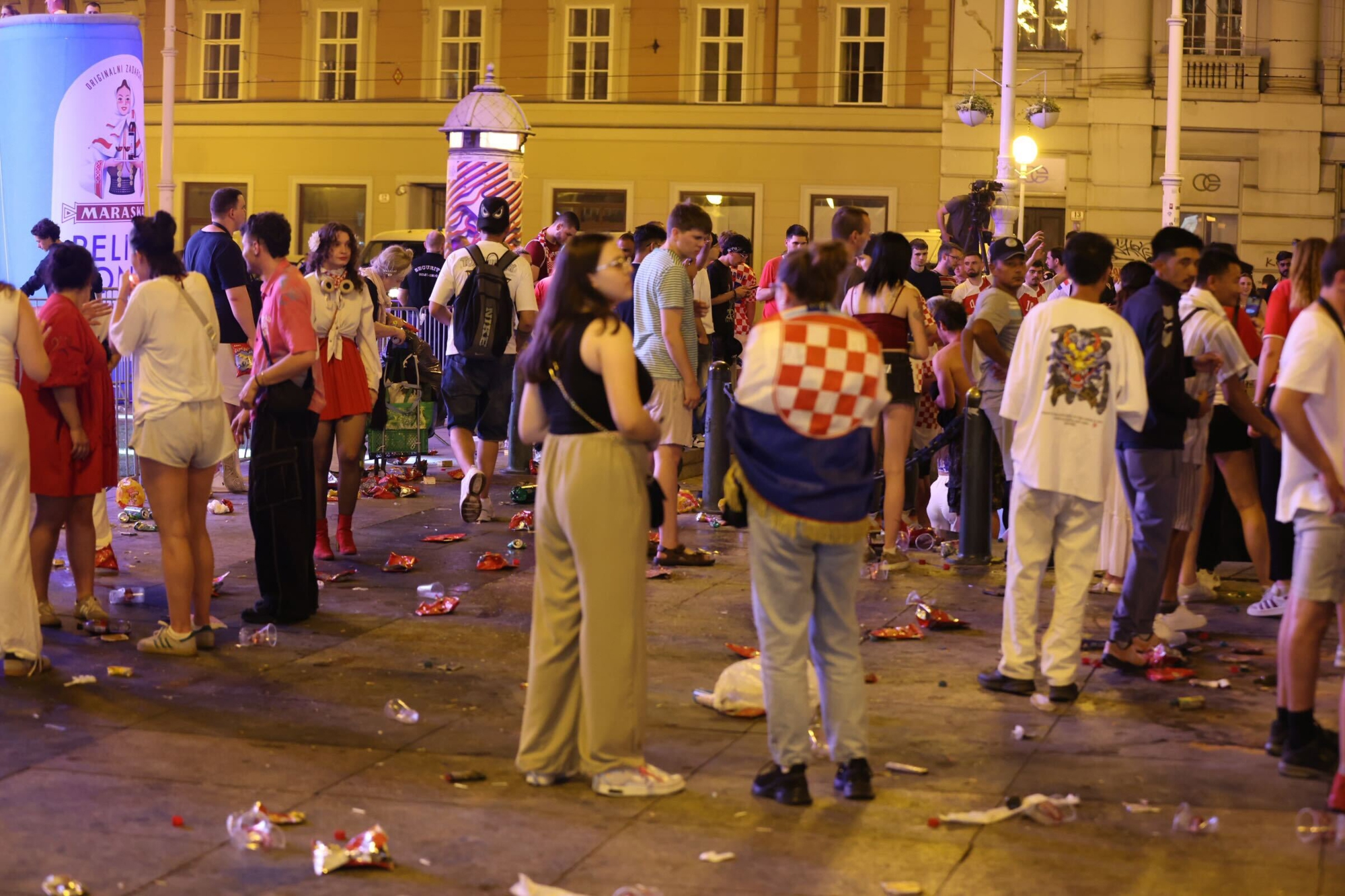 FOTO Navijači nakon slavlja ostavili gomile smeća u centru Zagreba