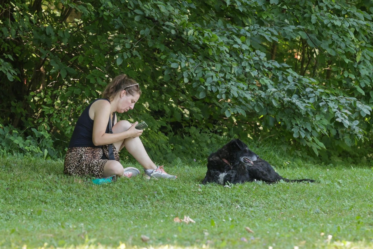 FOTO Zagrepčani spas od vrućine potražili u Maksimiru