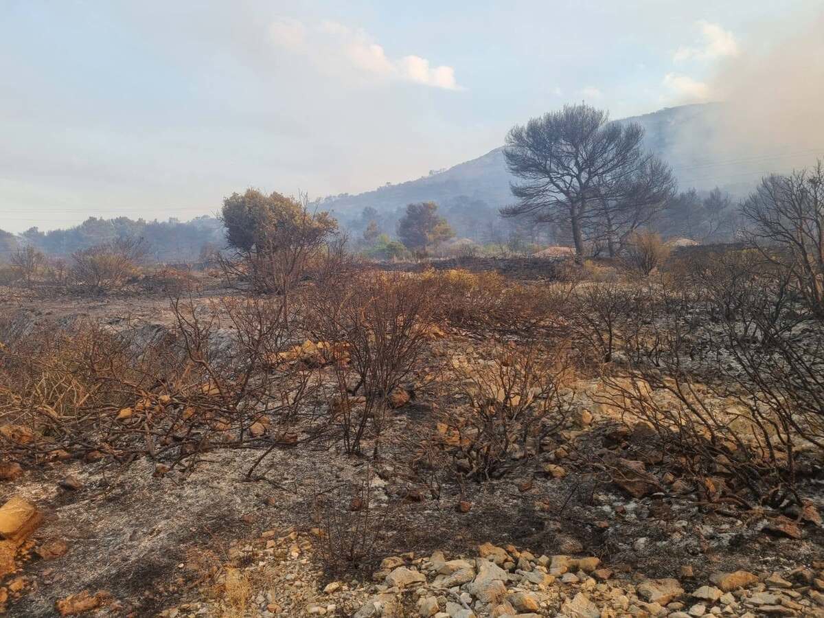 Požar na Visu pod nadzorom. Izgorjelo više od 300 hektara