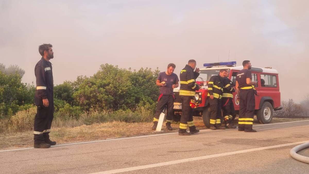 Požar na Visu pod nadzorom. Izgorjelo više od 300 hektara