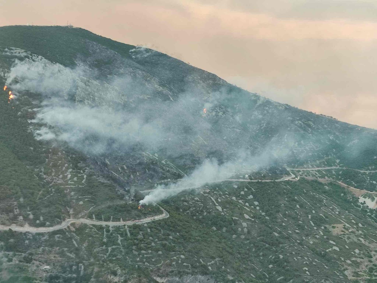 Požar na Visu pod nadzorom. Izgorjelo više od 300 hektara