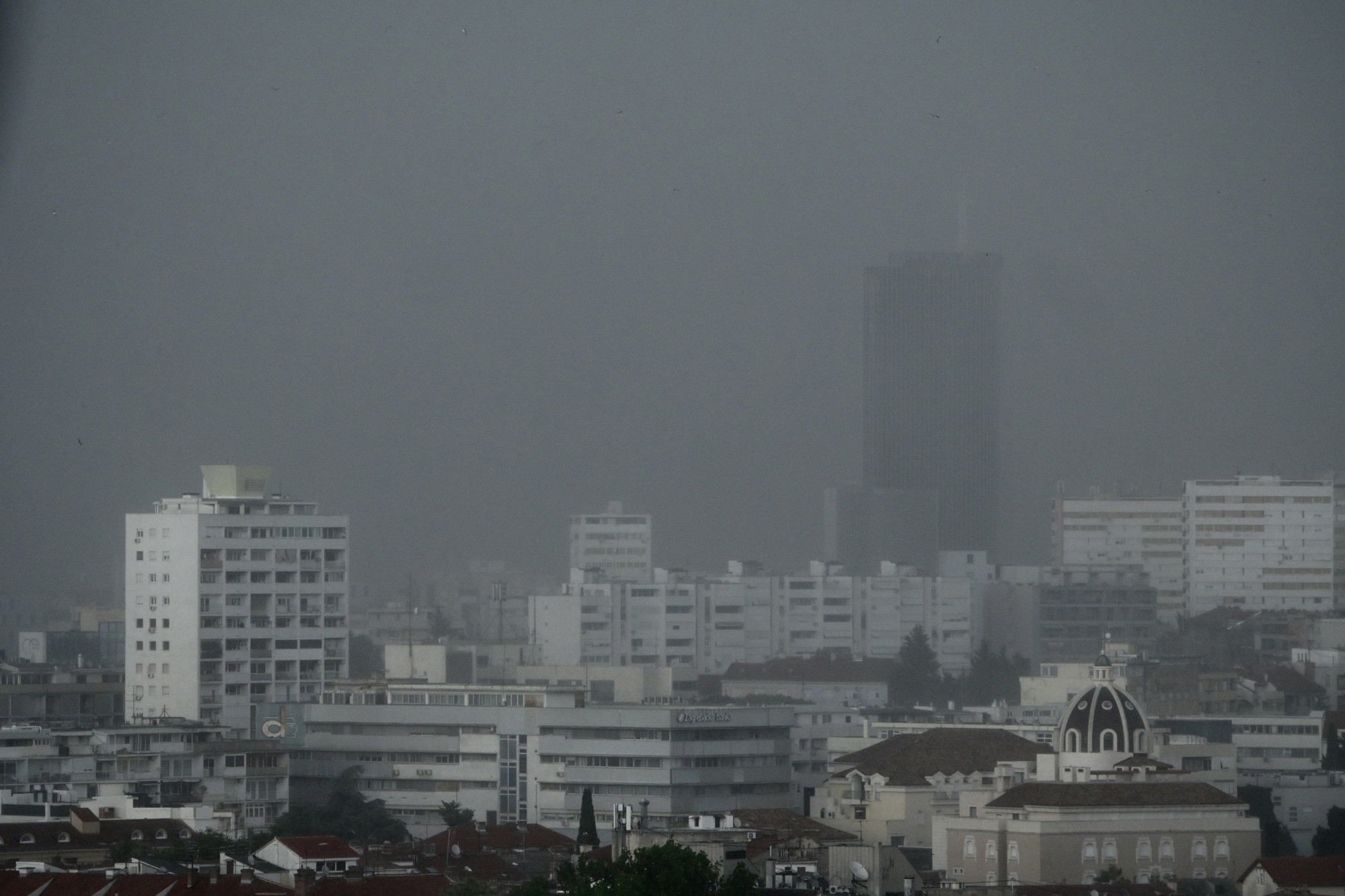 Rekordi u tri grada, oluja u Dalmaciji. Meteorologinja: Prijeti razorno nevrijeme