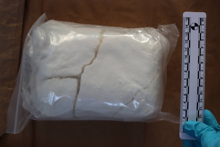 FOTO Policija u Zagrebu zaplijenila stotine kilograma steroida i testosterona
