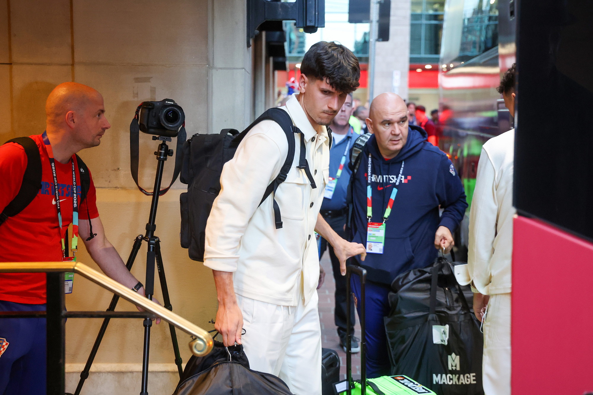 Vatreni stigli u Toronto i imaju novi stil. Nose odjeću luksuznog kanadskog brenda