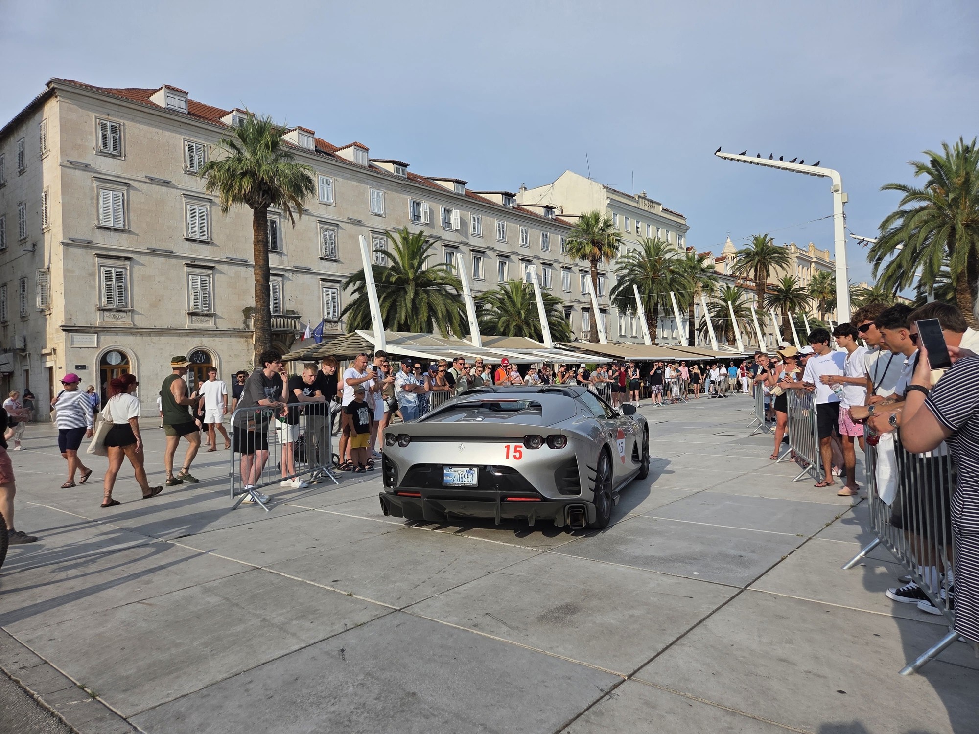 VIDEO I FOTO Više od 120 Ferrarija okupiralo Jadran. Bili smo na spektaklu u Splitu
