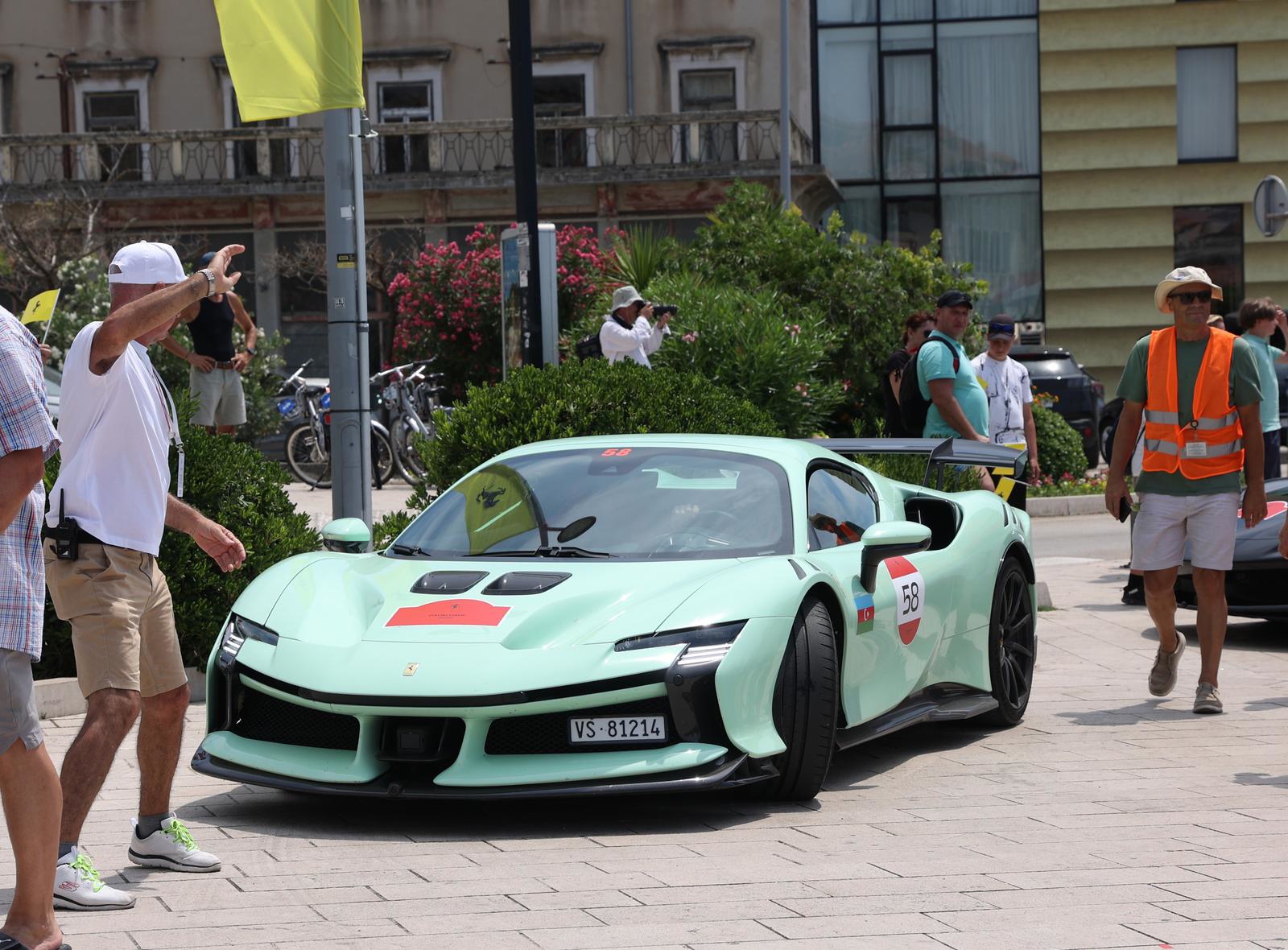 VIDEO I FOTO Više od 120 Ferrarija okupiralo Jadran. Bili smo na spektaklu u Splitu