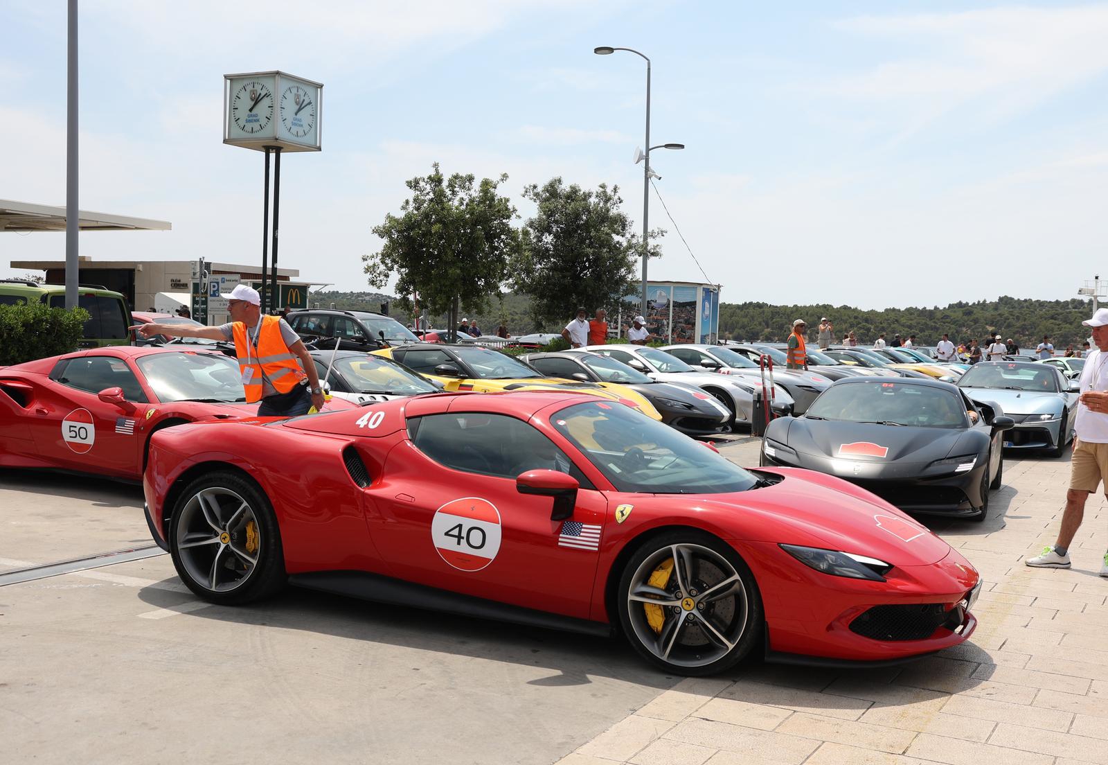 VIDEO I FOTO Više od 120 Ferrarija okupiralo Jadran. Bili smo na spektaklu u Splitu