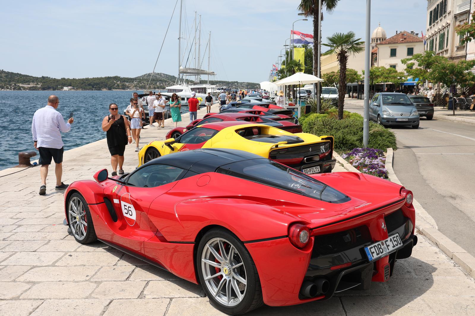 VIDEO I FOTO Više od 120 Ferrarija okupiralo Jadran. Bili smo na spektaklu u Splitu