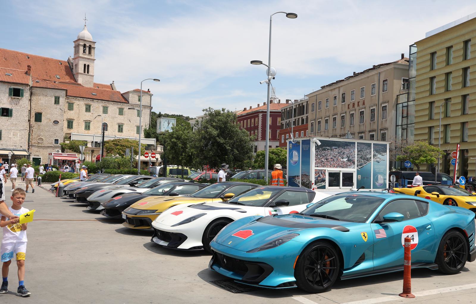 VIDEO I FOTO Više od 120 Ferrarija okupiralo Jadran. Bili smo na spektaklu u Splitu