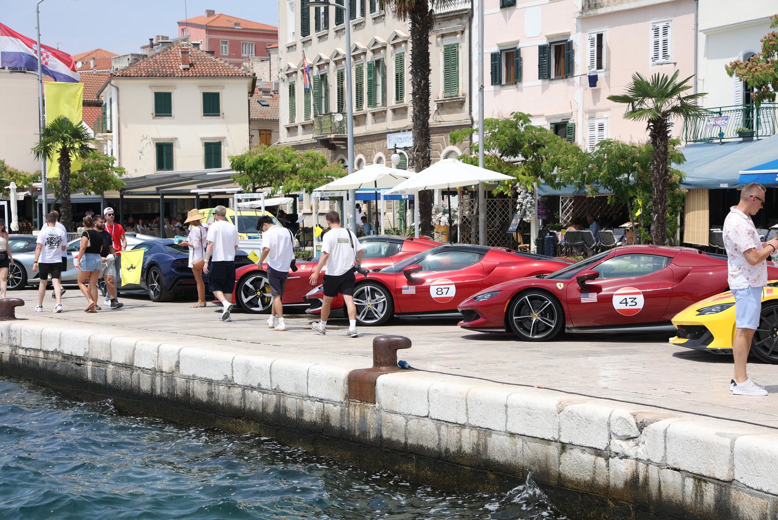 VIDEO I FOTO Više od 120 Ferrarija okupiralo Jadran. Bili smo na spektaklu u Splitu