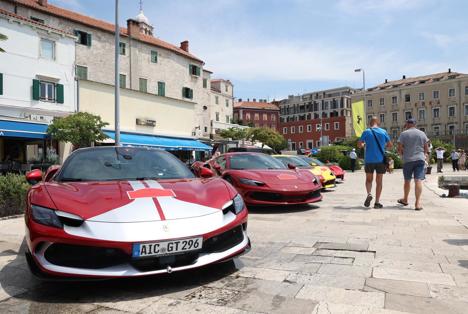 VIDEO I FOTO Više od 120 Ferrarija okupiralo Jadran. Bili smo na spektaklu u Splitu