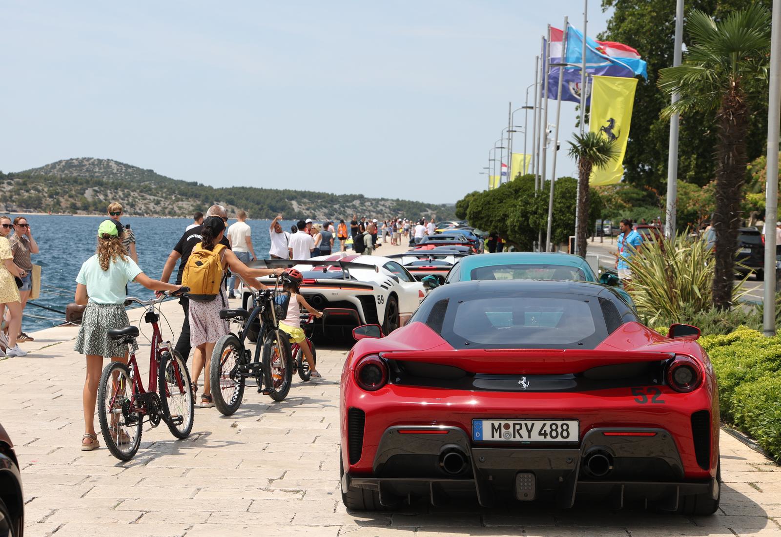 VIDEO I FOTO Više od 120 Ferrarija okupiralo Jadran. Bili smo na spektaklu u Splitu