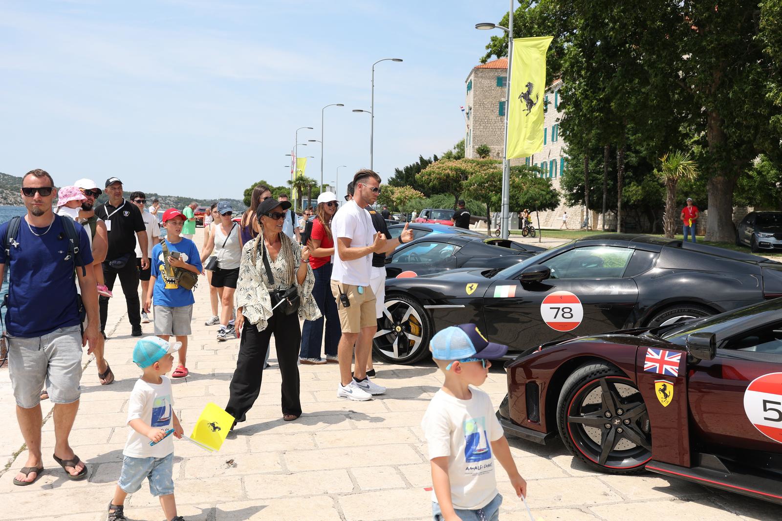 VIDEO I FOTO Više od 120 Ferrarija okupiralo Jadran. Bili smo na spektaklu u Splitu