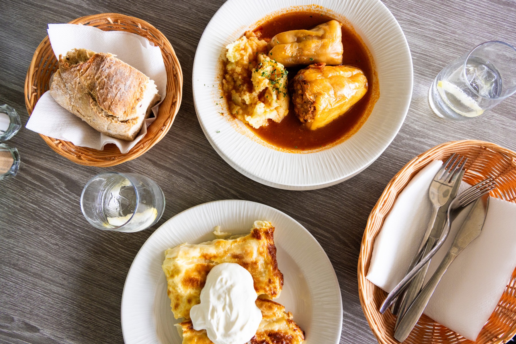 Iz ovog restorana na Sljemenu pruža se brutalan pogled. No, kakva je hrana?