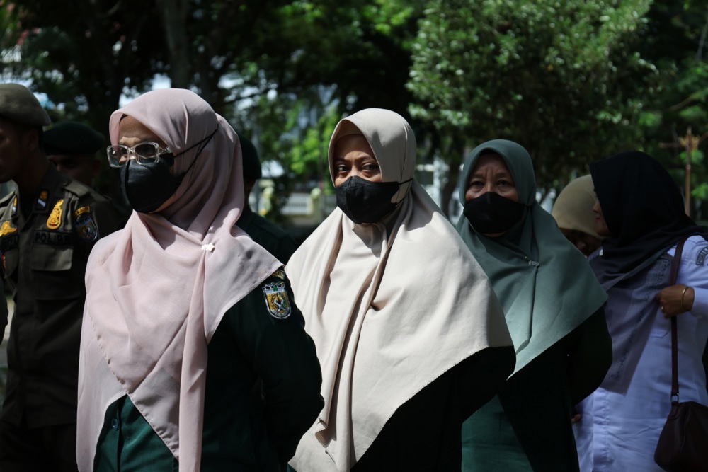 FOTO Mladi indonezijski par javno išiban zbog poljupca na TikToku