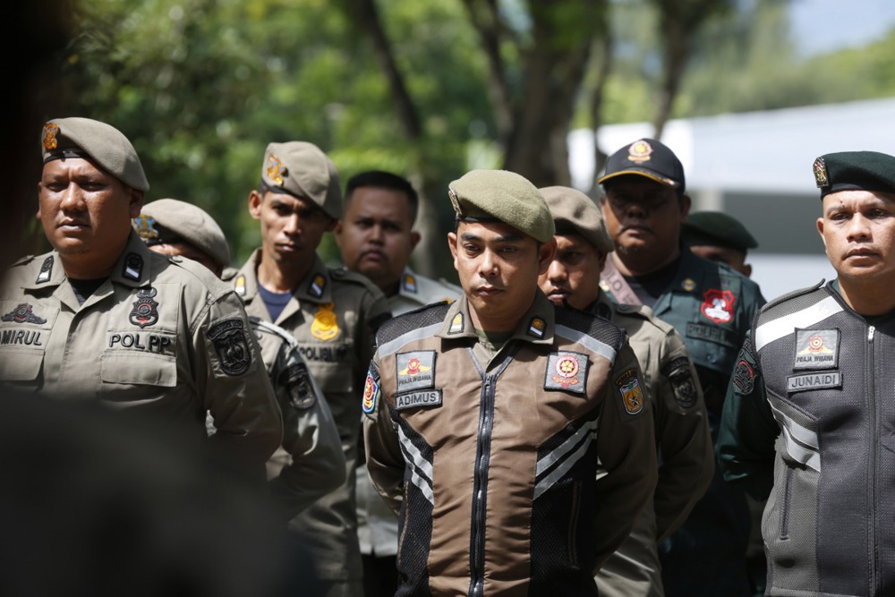 FOTO Mladi indonezijski par javno išiban zbog poljupca na TikToku