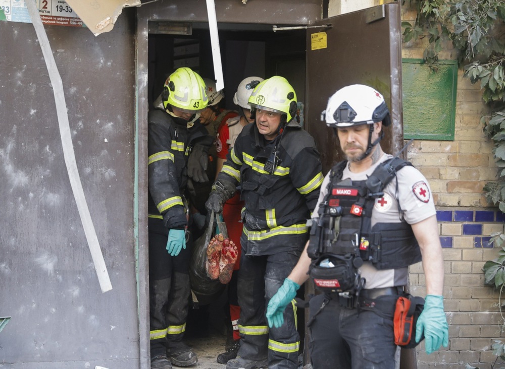 22 osobe poginule u udaru na Kijev. Zelenski izravno prozvao saveznike