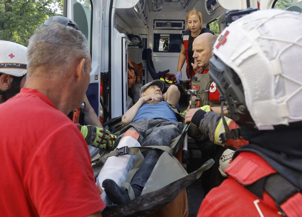 22 osobe poginule u udaru na Kijev. Zelenski izravno prozvao saveznike