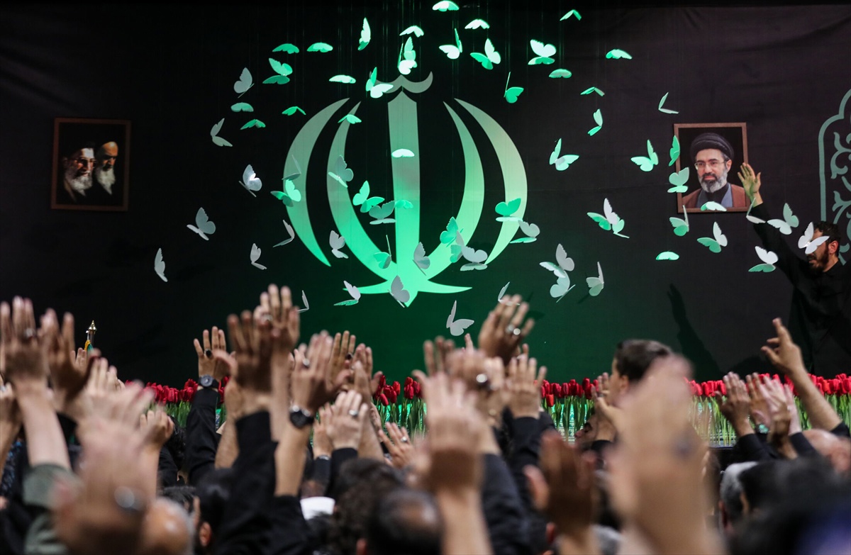 FOTO Hameneievo tijelo stiglo u Teheran, pogreb će trajati danima