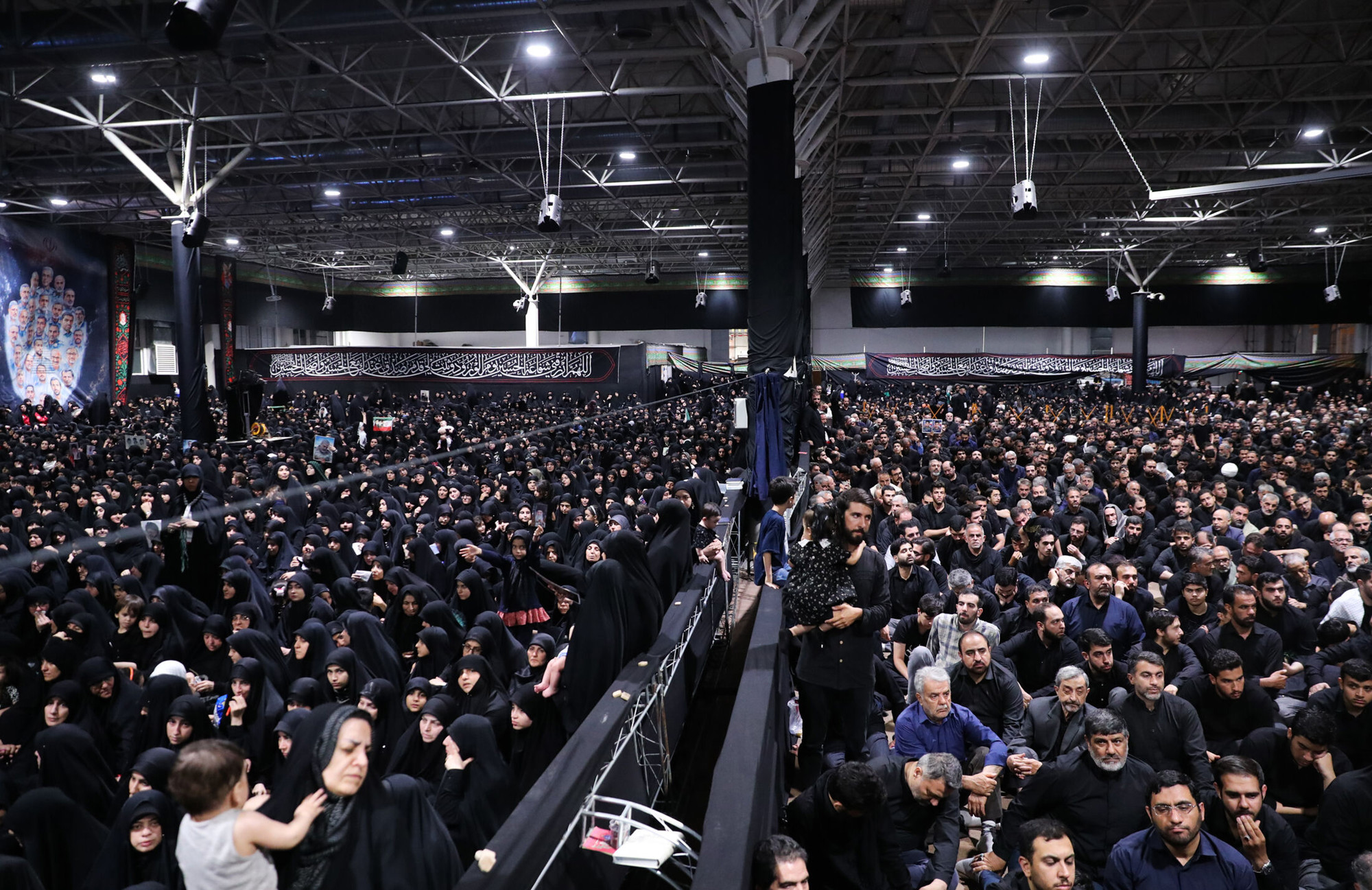 Iran izložio lijesove Hameneija i njegove obitelji, očekuju se milijuni ljudi
