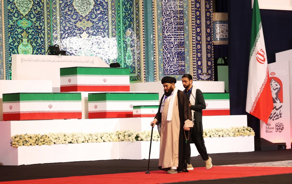 Iran izložio lijesove Hameneija i njegove obitelji, očekuju se milijuni ljudi