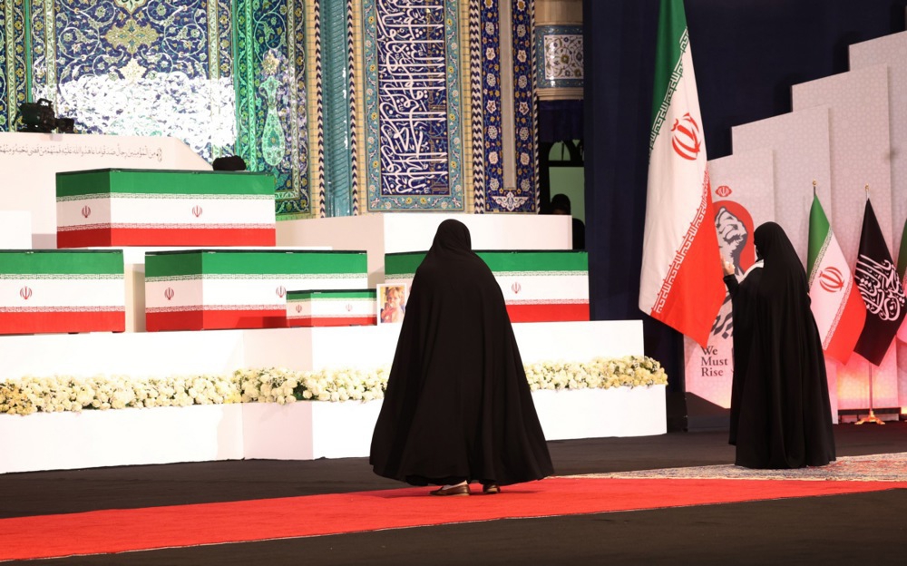 Iran izložio lijesove Hameneija i njegove obitelji, očekuju se milijuni ljudi