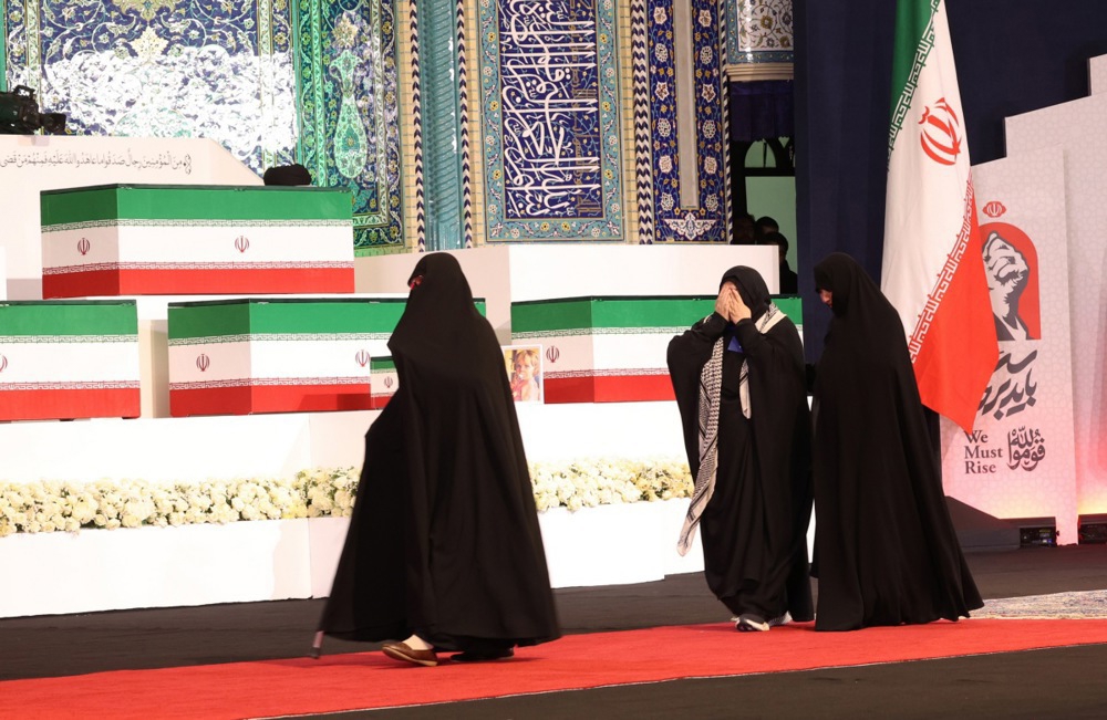 Iran izložio lijesove Hameneija i njegove obitelji, očekuju se milijuni ljudi