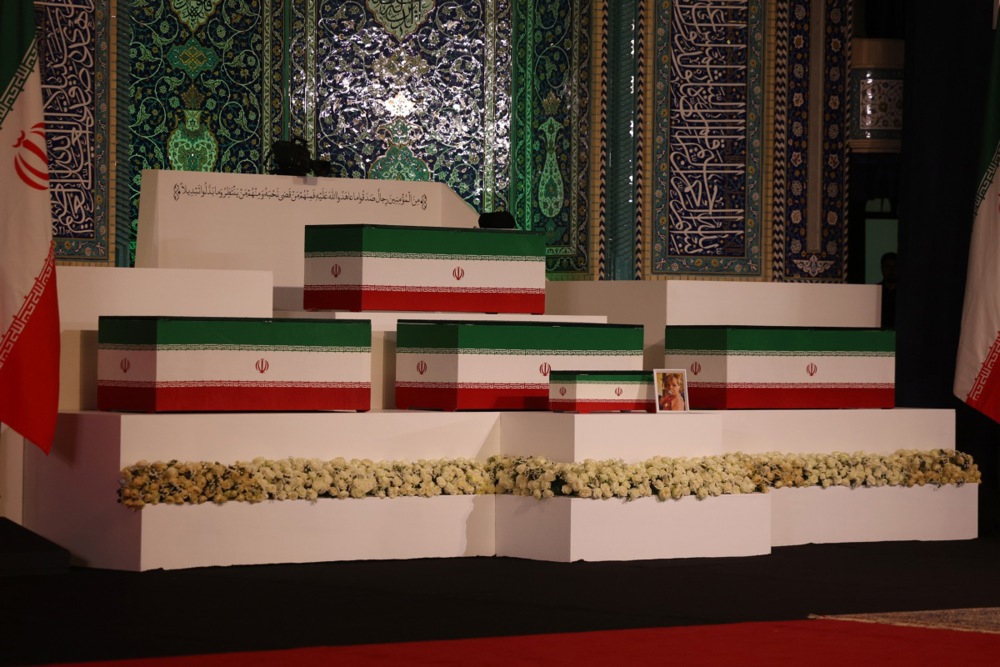 Iran izložio lijesove Hameneija i njegove obitelji, očekuju se milijuni ljudi