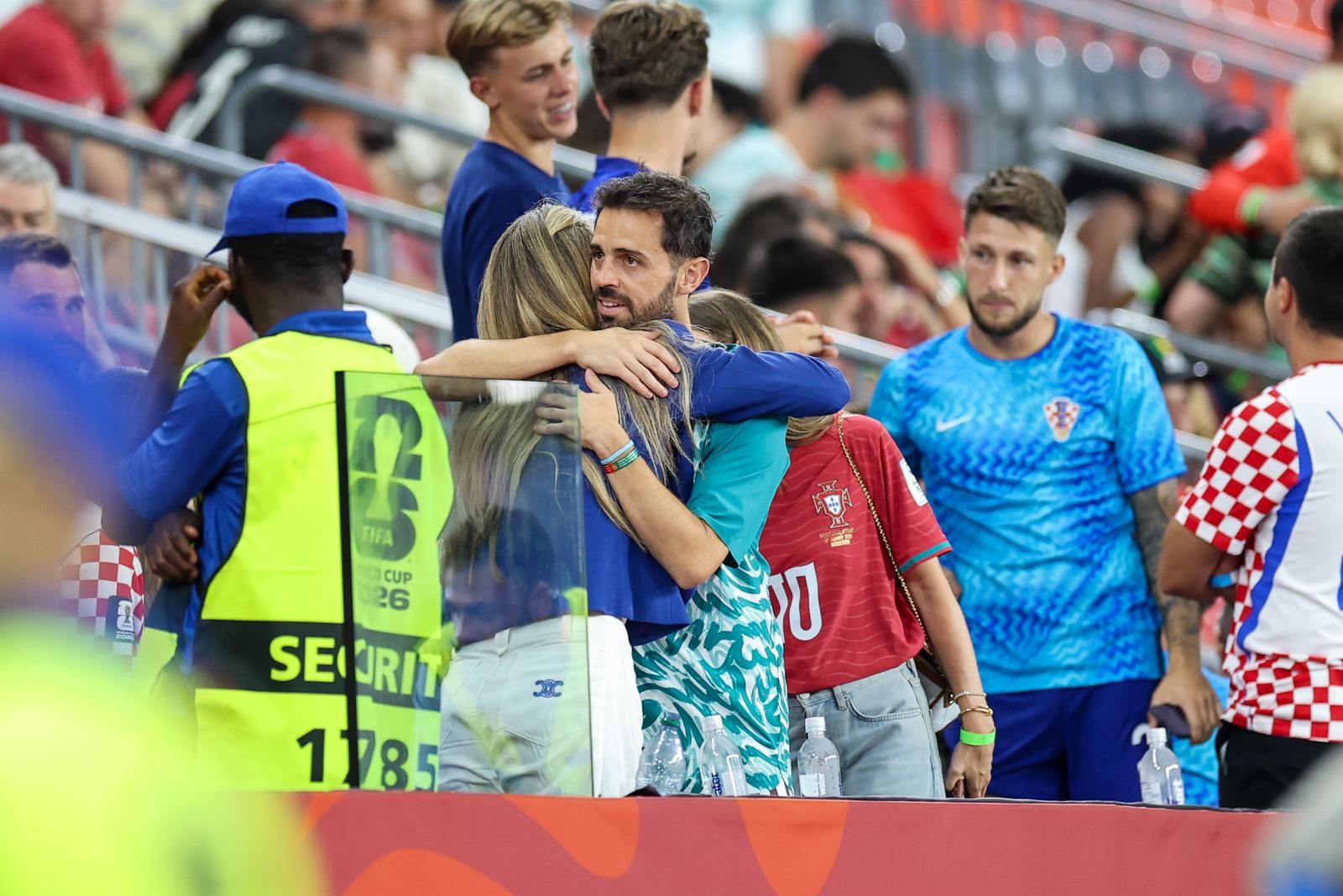 Tuga na tribinama: Vatreni u zagrljaju obitelji nakon ispadanja sa SP-a