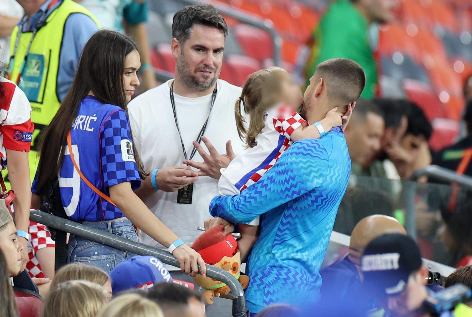 Tuga na tribinama: Vatreni u zagrljaju obitelji nakon ispadanja sa SP-a