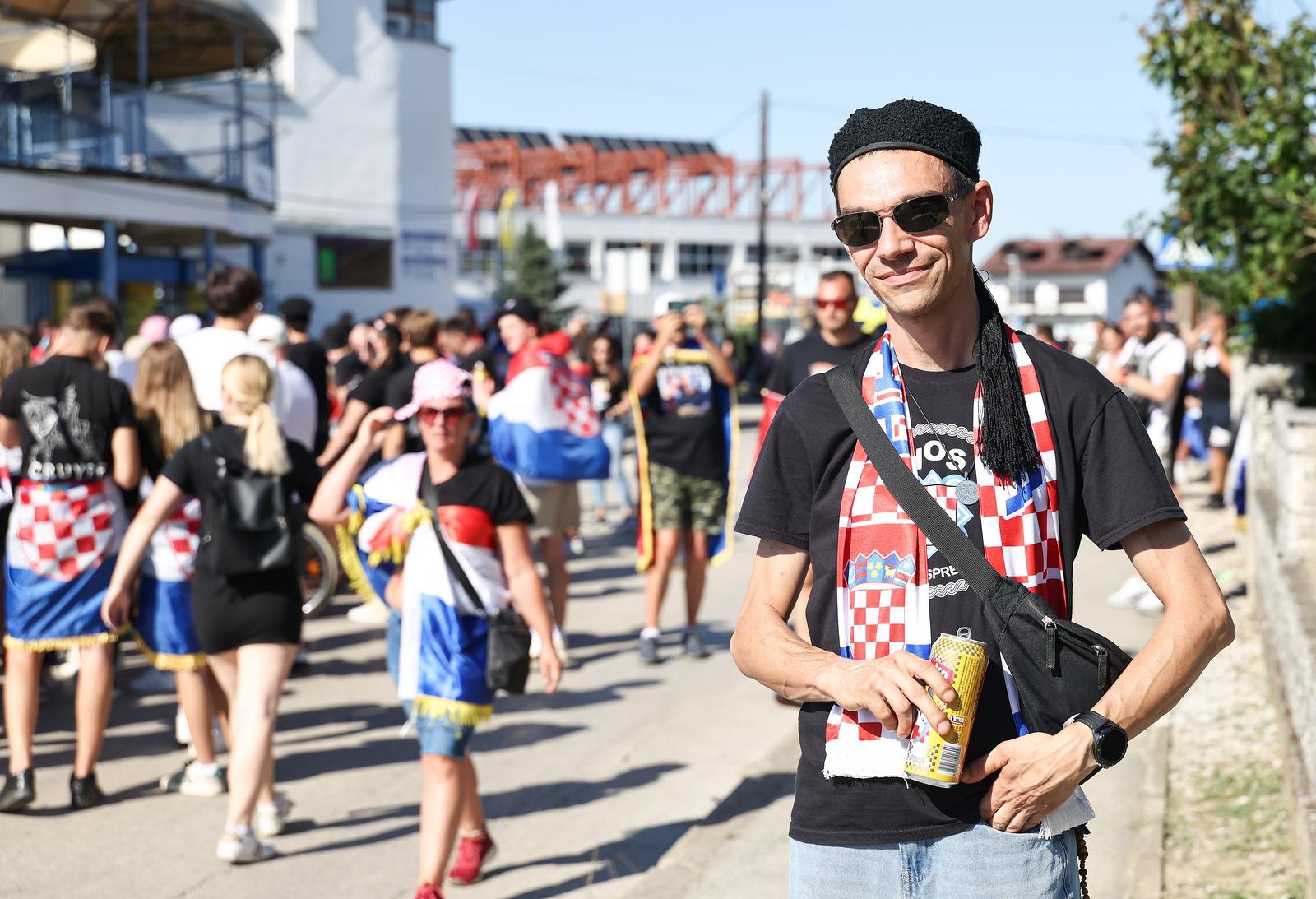 FOTO Pogledajte atmosferu u Zaprešiću uoči Thompsonovog koncerta