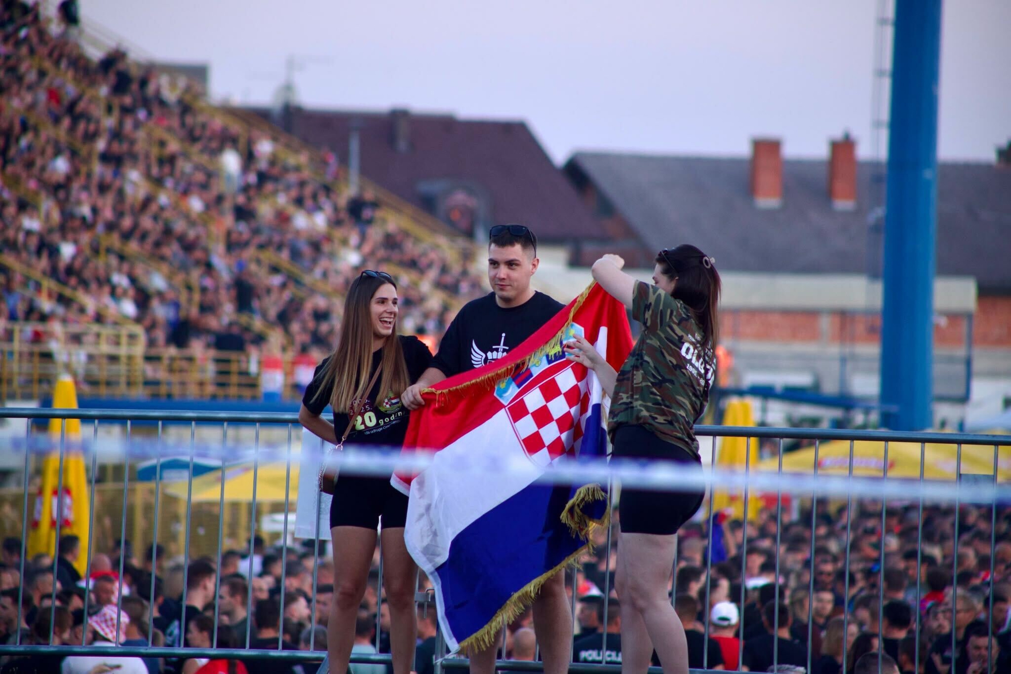 Policija objavila koliko je ljudi privedeno na Thompsonovom koncertu