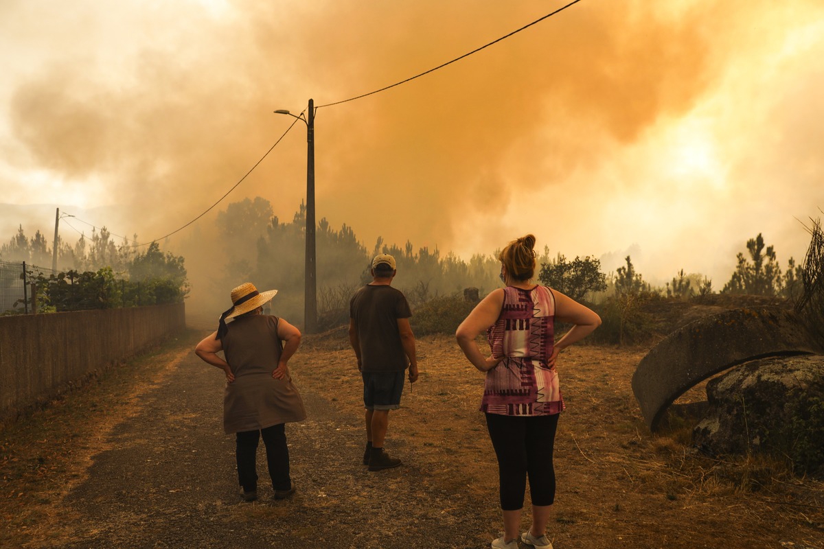 FOTO Veliki požar u Portugalu progutao 13.000 hektara. Lokaliziran je